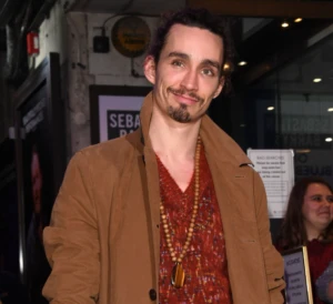 Robert Sheehan