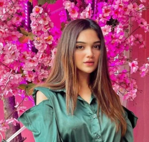 Romaisa Khan’s new dance video