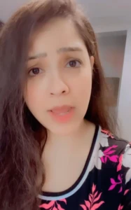 This Girl Has a Hilarious Message For People Who Don’t Reply